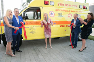 ZM4_2780 Linda and Al Adelson, Lois Pope, Ray Richards and Tammy Karu